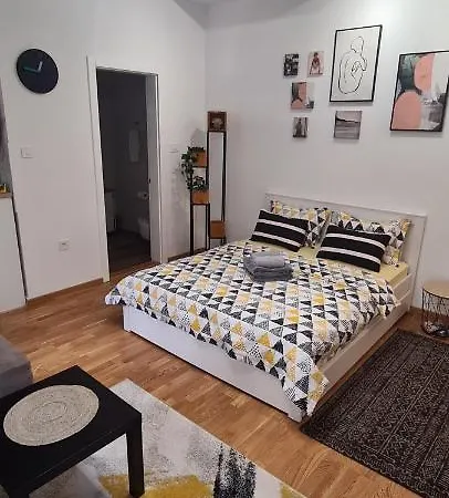Apartman Delena Novi Sad Exterior photo